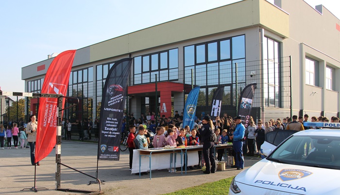 Slika /PU_BP/2024/Prevencija2024/Jumicar1.JPG