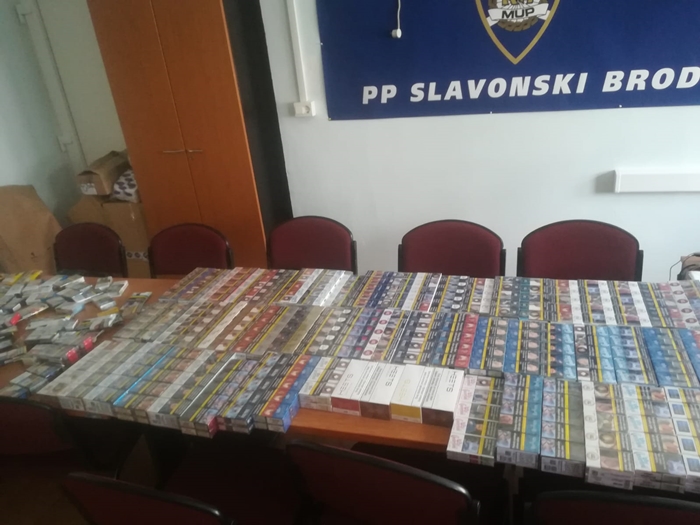 Slika /PU_BP/Krađe,razno2019/teš.kr.cigarete.jpg